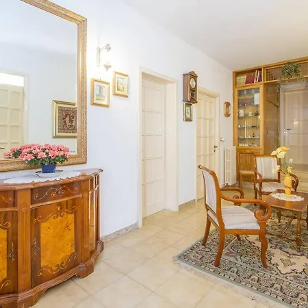 Lucetta Holiday home